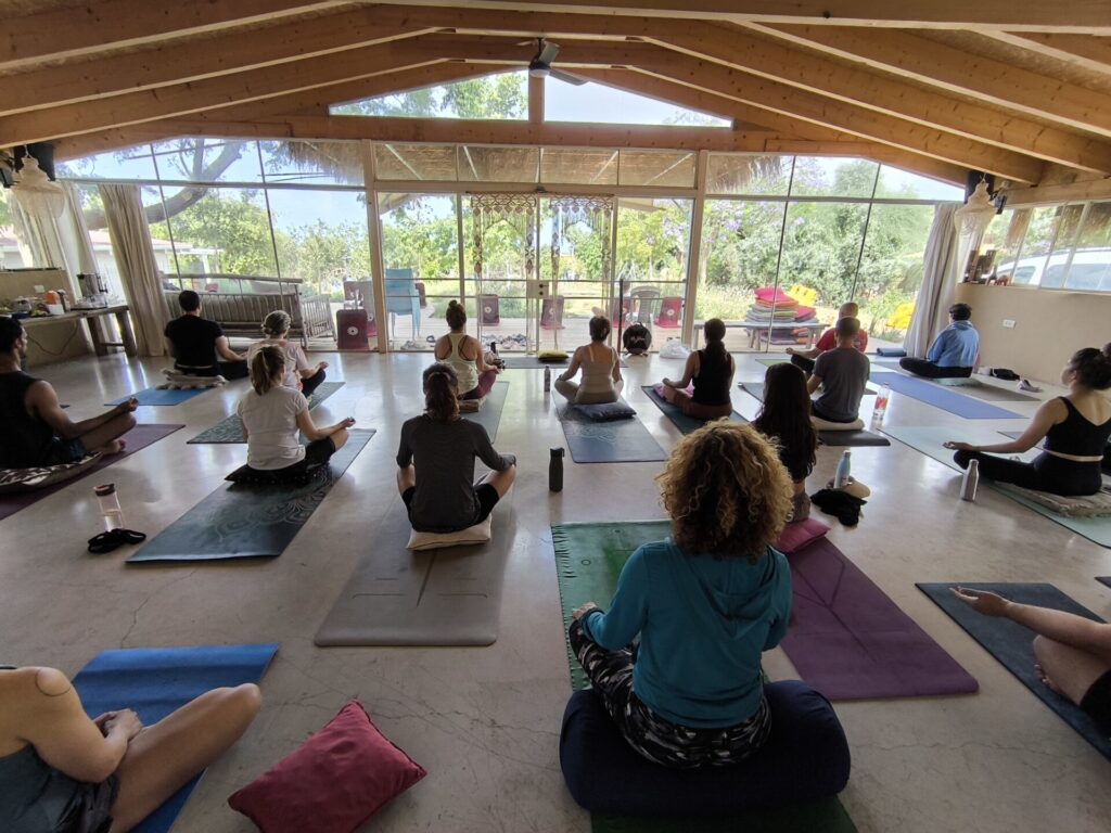 לתת מקום ללב – ריטריט יוגה ומיינדפולנס